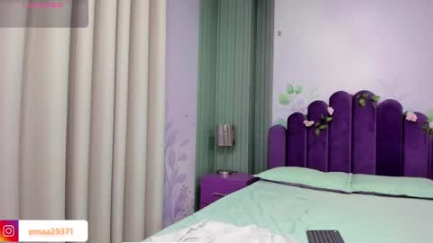 Emma online show from February 3, 9:39 pm