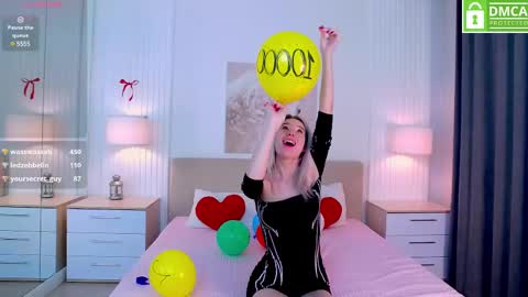Snapshot of emma_plux chatting on February 25, 10:15 am Emma online show from February 25, 10:15 am