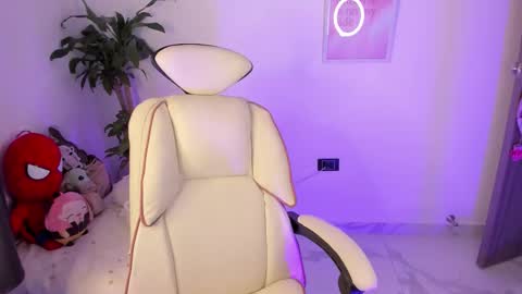 Emma online show from March 8, 3:32 am