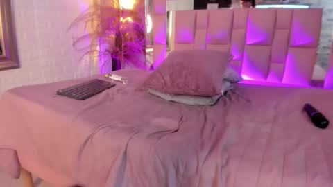 Snapshot of emma_rossi7 chatting on September 30, 1:43 pm Emma online show from September 30, 1:43 pm