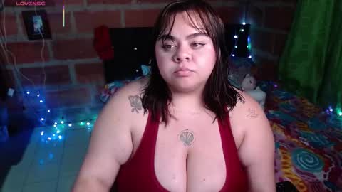 Snapshot of emma_ruiiz_ chatting on October 21, 1:22 am emma online show from October 21, 1:22 am