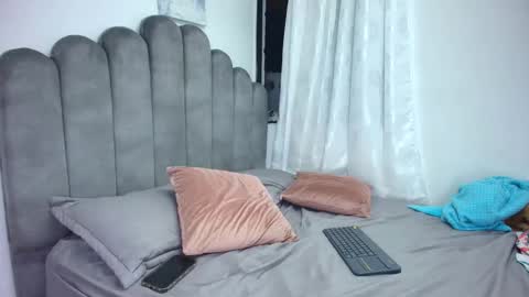 emma_saenz01 online show from September 24, 7:59 am