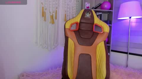 EMMA  online show from February 27, 11:52 pm