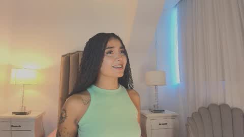 Snapshot of emma_torres__ chatting on October 2, 12:15 pm Ema online show from October 2, 12:15 pm