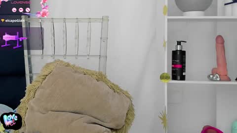 Emma Ucros online show from January 12, 12:07 am