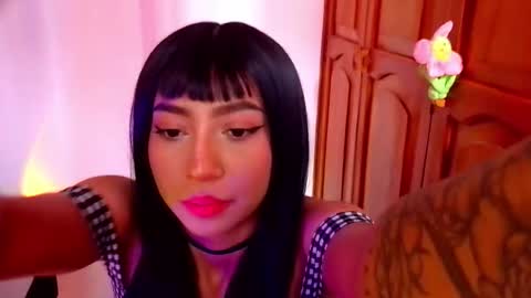 Emma web online show from November 12, 3:36 pm