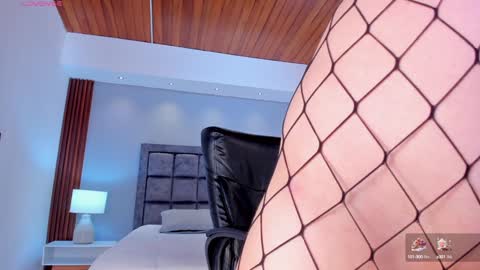 Snapshot of emmaa_robertts chatting on December 19, 2:24 pm Emma Everyday From 0530 to 1430 Col Time online show from December 19, 2:24 pm