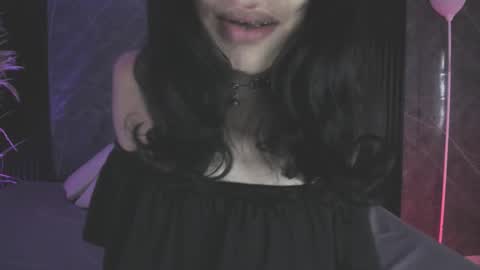 emmaclark_1 online show from February 25, 9:40 pm