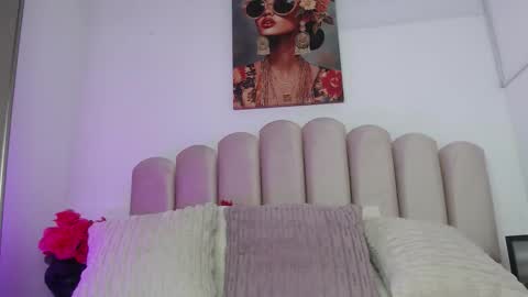 Snapshot of emmacute_x chatting on October 8, 2:12 pm emmacute_x online show from October 8, 2:12 pm