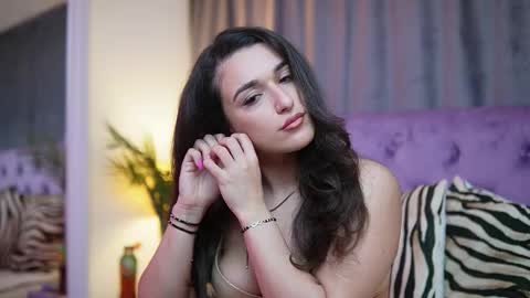  Emma  online show from November 20, 9:01 pm