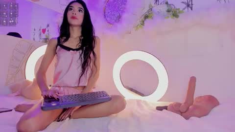 Emma Duque online show from November 27, 10:39 pm