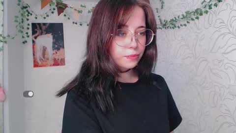 Snapshot of emmae__ chatting on September 18, 5:33 am Emma online show from September 18, 5:33 am