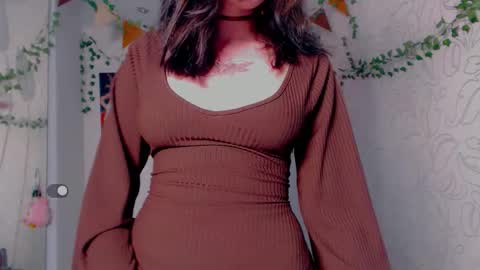 Snapshot of emmae__ chatting on October 7, 10:44 am Emma online show from October 7, 10:44 am