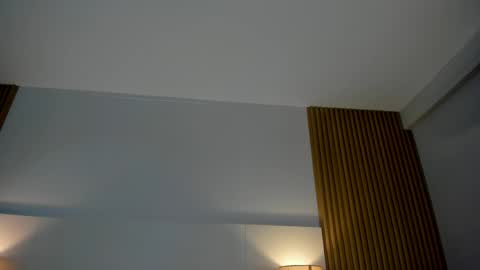 emmaespencer  online show from April 16, 11:21 am