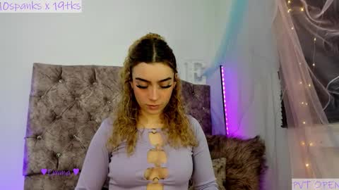 Snapshot of emmaforeveru chatting on September 24, 5:09 pm Emms Drive me crazy with your love online show from September 24, 5:09 pm