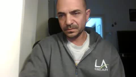 Snapshot of emmagold123 chatting on February 26, 3:35 am Ariel online show from February 26, 3:35 am