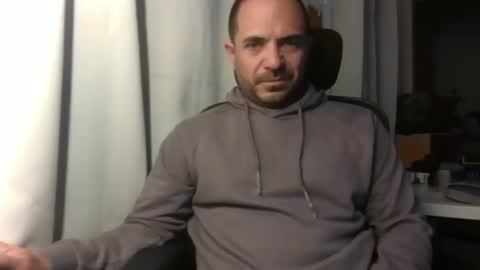 Ariel online show from March 28, 1:07 am