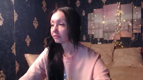 EmmaGoldX online show from November 4, 8:21 pm