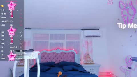 Snapshot of emmahills_sex chatting on February 21, 1:44 pm Emma online show from February 21, 1:44 pm