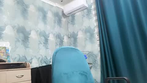 Snapshot of emmamelody944534 chatting on September 13, 2:03 am emmamelody online show from September 13, 2:03 am