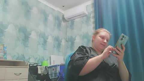 Snapshot of emmamelody944534 chatting on October 10, 7:19 pm emmamelody online show from October 10, 7:19 pm