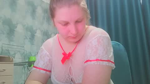 Snapshot of emmamelody944534 chatting on October 5, 1:14 am emmamelody online show from October 5, 1:14 am