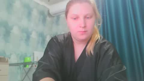 Snapshot of emmamelody944534 chatting on October 9, 7:08 pm emmamelody online show from October 9, 7:08 pm