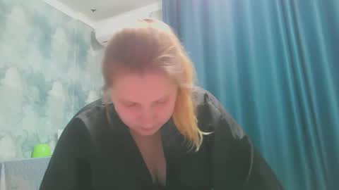 Snapshot of emmamelody944534 chatting on October 13, 5:48 pm emmamelody online show from October 13, 5:48 pm
