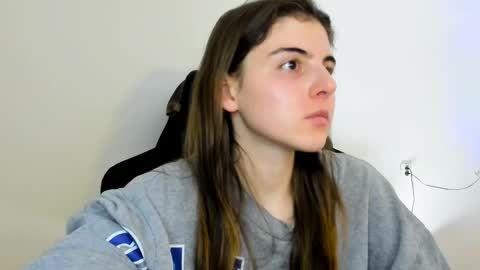 Emma online show from December 13, 8:15 pm