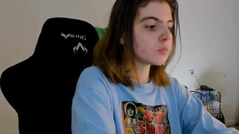 Emma online show from December 9, 8:01 pm