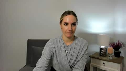 Emma online show from November 3, 4:19 pm