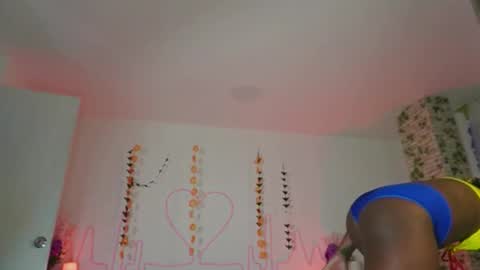 Snapshot of emmasanzoficial chatting on October 12, 11:47 am Sara online show from October 12, 11:47 am
