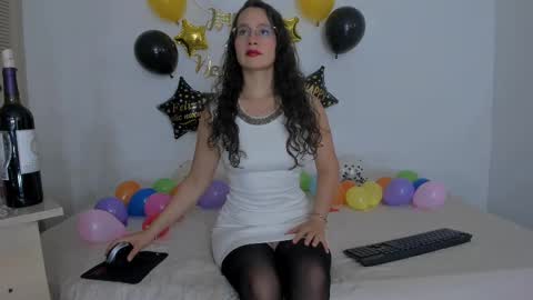 Snapshot of emmatorres9 chatting on December 30, 7:21 pm Emma Torres online show from December 30, 7:21 pm