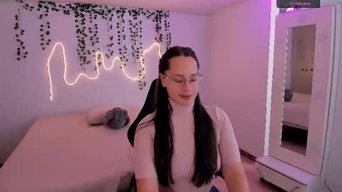 Snapshot of emmatorres9 chatting on October 13, 1:46 pm Emma Torres online show from October 13, 1:46 pm