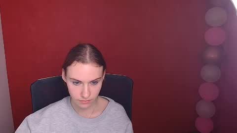 Snapshot of emmi_rossum chatting on February 21, 3:43 pm Emmi online show from February 21, 3:43 pm