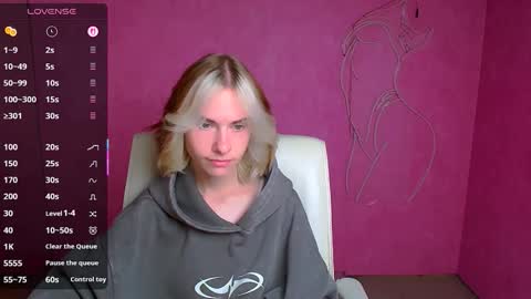 Snapshot of emmi_rossum chatting on September 26, 5:26 am Emmi online show from September 26, 5:26 am