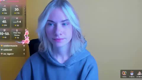 Snapshot of emmi_rossum chatting on October 14, 7:22 am Emmi online show from October 14, 7:22 am