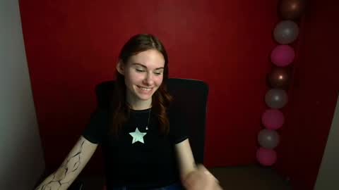 Snapshot of emmi_rossum chatting on February 25, 3:20 pm Emmi online show from February 25, 3:20 pm