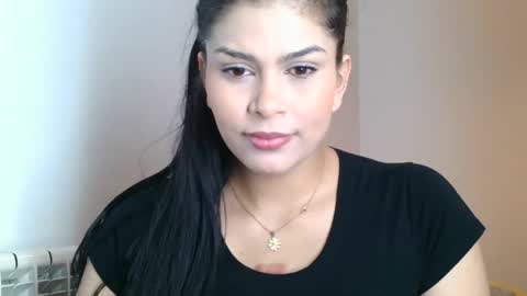 Snapshot of emmie_xxx chatting on February 26, 8:28 am emmie online show from February 26, 8:28 am