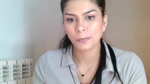 Snapshot of emmie_xxx chatting on March 10, 11:34 am emmie online show from March 10, 11:34 am