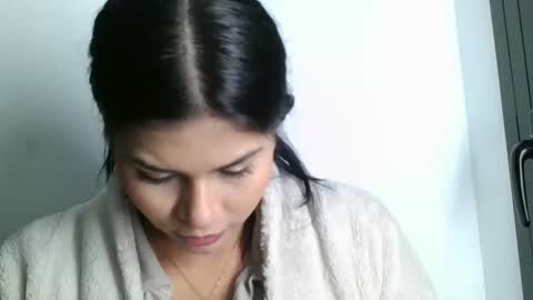 Snapshot of emmie_xxx chatting on February 10, 1:44 pm emmie online show from February 10, 1:44 pm