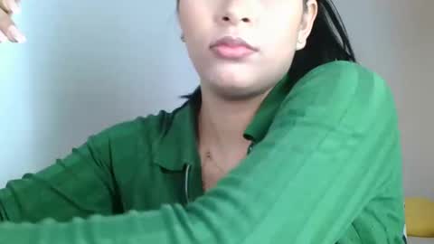Snapshot of emmie_xxx chatting on February 17, 8:30 am emmie online show from February 17, 8:30 am
