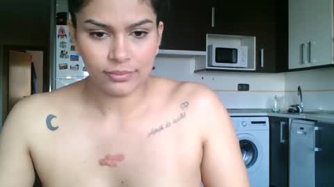 Snapshot of emmie_xxx chatting on March 11, 11:55 am emmie online show from March 11, 11:55 am
