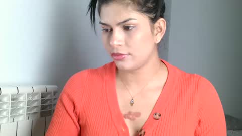 Snapshot of emmie_xxx chatting on February 8, 3:42 pm emmie online show from February 8, 3:42 pm