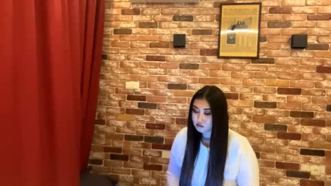 Mia online show from October 8, 4:13 pm