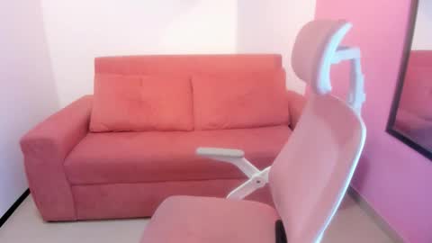 Emmi online show from December 20, 4:58 pm