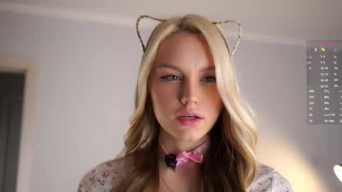 Aurora online show from October 19, 6:40 am