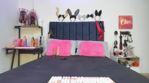 Snapshot of emmily_giraldo chatting on September 13, 3:14 pm online show from September 13, 3:14 pm