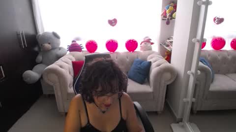 Emmily online show from February 15, 10:10 pm