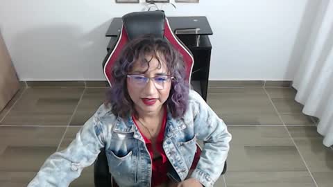 Emmily online show from November 29, 6:43 am